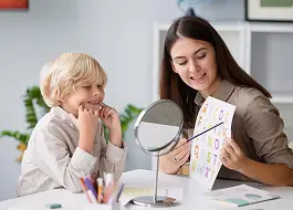 Dubai speech therapist helping child improve speech clarity